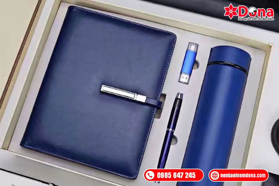 Bộ quà tặng văn phòng phẩm cao cấp - quà tặng giáng sinh cho khách hàng giúp nâng cao tinh thần hữu nghị