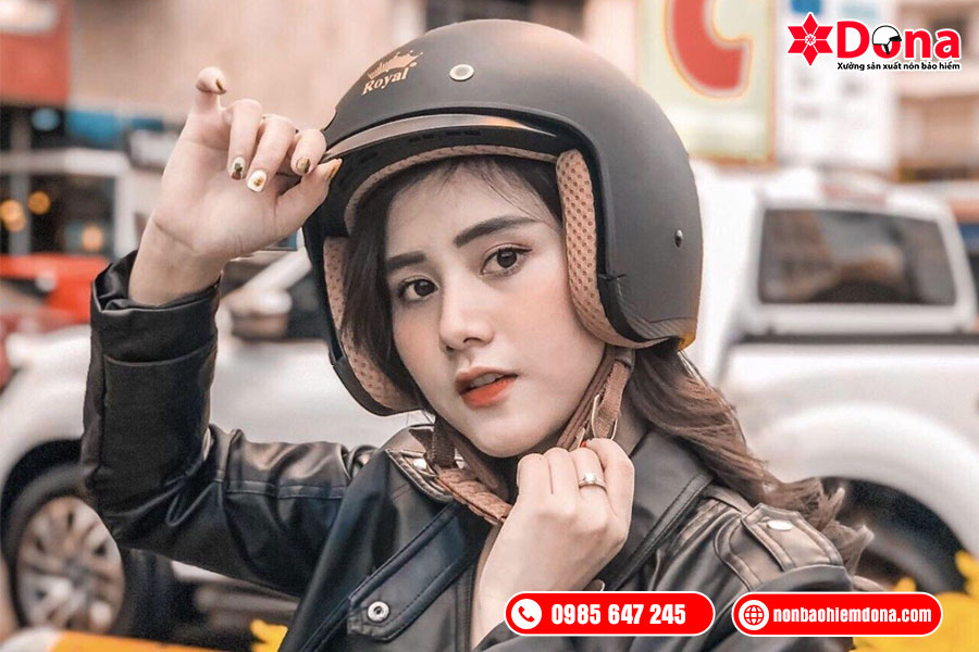Mũ bảo hiểm 3/4 Royal mang nét cá tính
