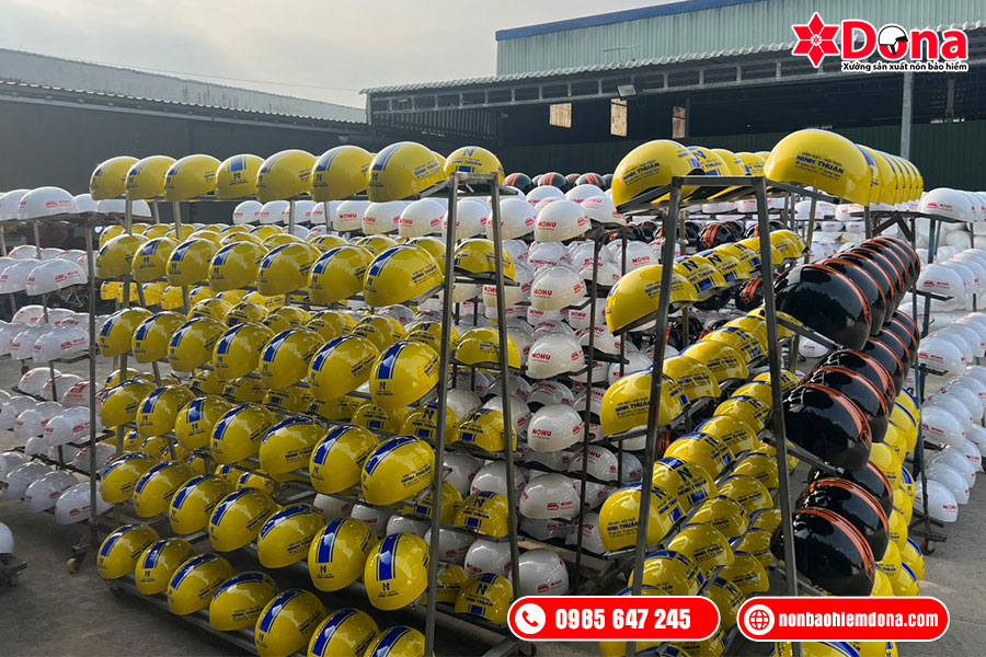 Xưởng mũ bảo hiểm in logo Dona