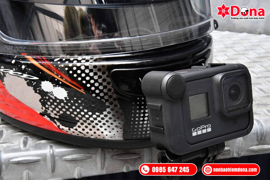 Camera hành trình gắn trên nón bảo hiểm